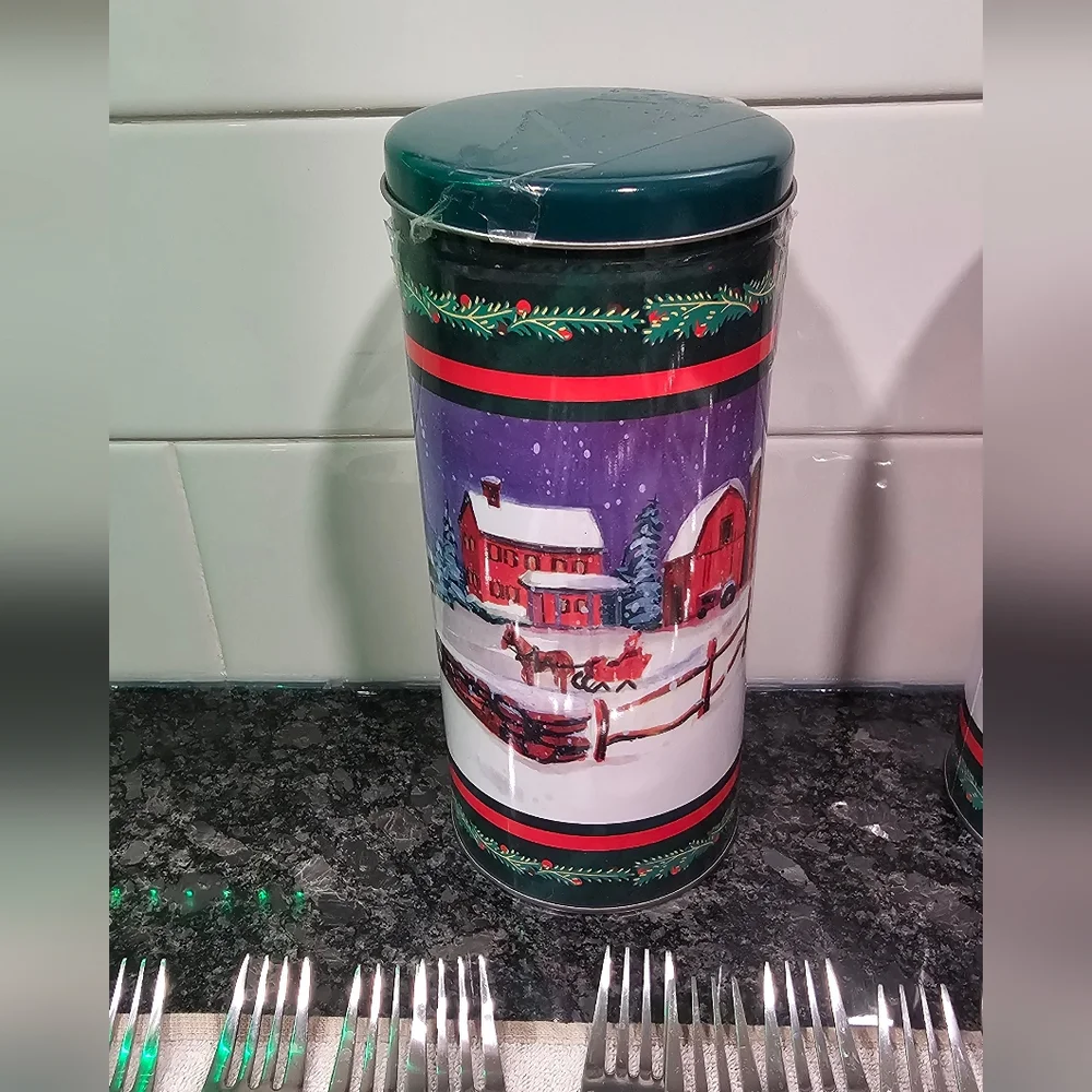 40 Piece Vintage Christmas Stainless Steel Silverware With Collector's Tin - Picture 6 of 7